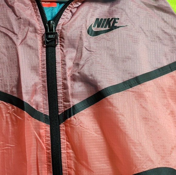 Multicolor Nike windrunner light jacket size small - Picture 7 of 7